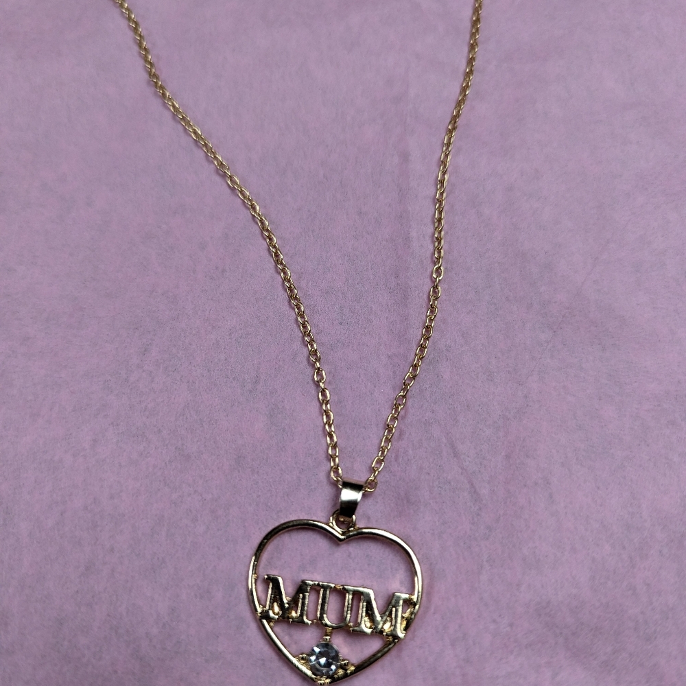 Gold Heart 'Mum' Pendant Necklace with Sparkling Crystal Accent "fashion"